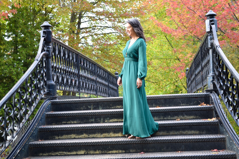 Roger Williams Park Providence_glamorous green maxi dress_hunter green maxi dress_fall style