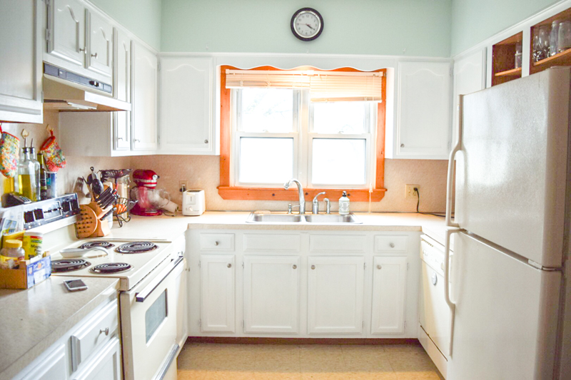 easy-way-paint-kitchen-cabinets_diy-kitchen-remodel_satin-enamel-paint