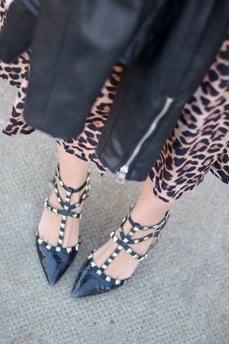 leopard print dress and leather jacket_studded mid-heel pumps_work outfit_teacher outfit_leopard print shirt dress