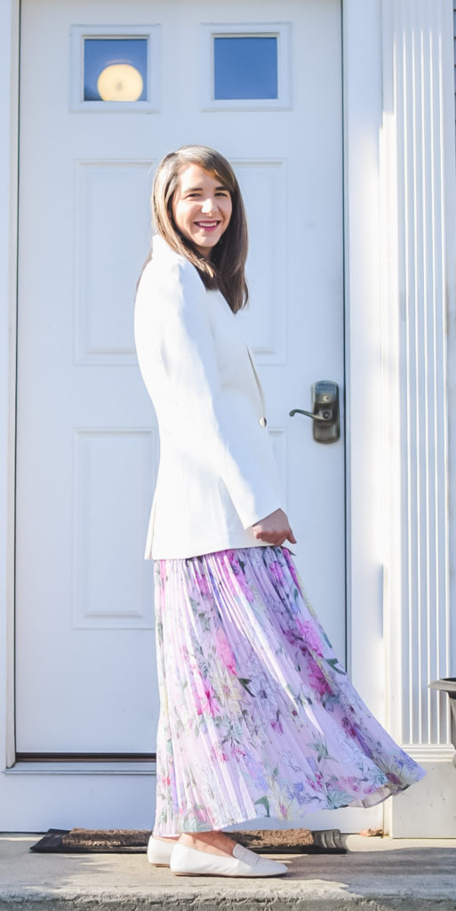 white boyfriend blazer with pleated floral skirt_work outfit_office wear_cute teacher outfit